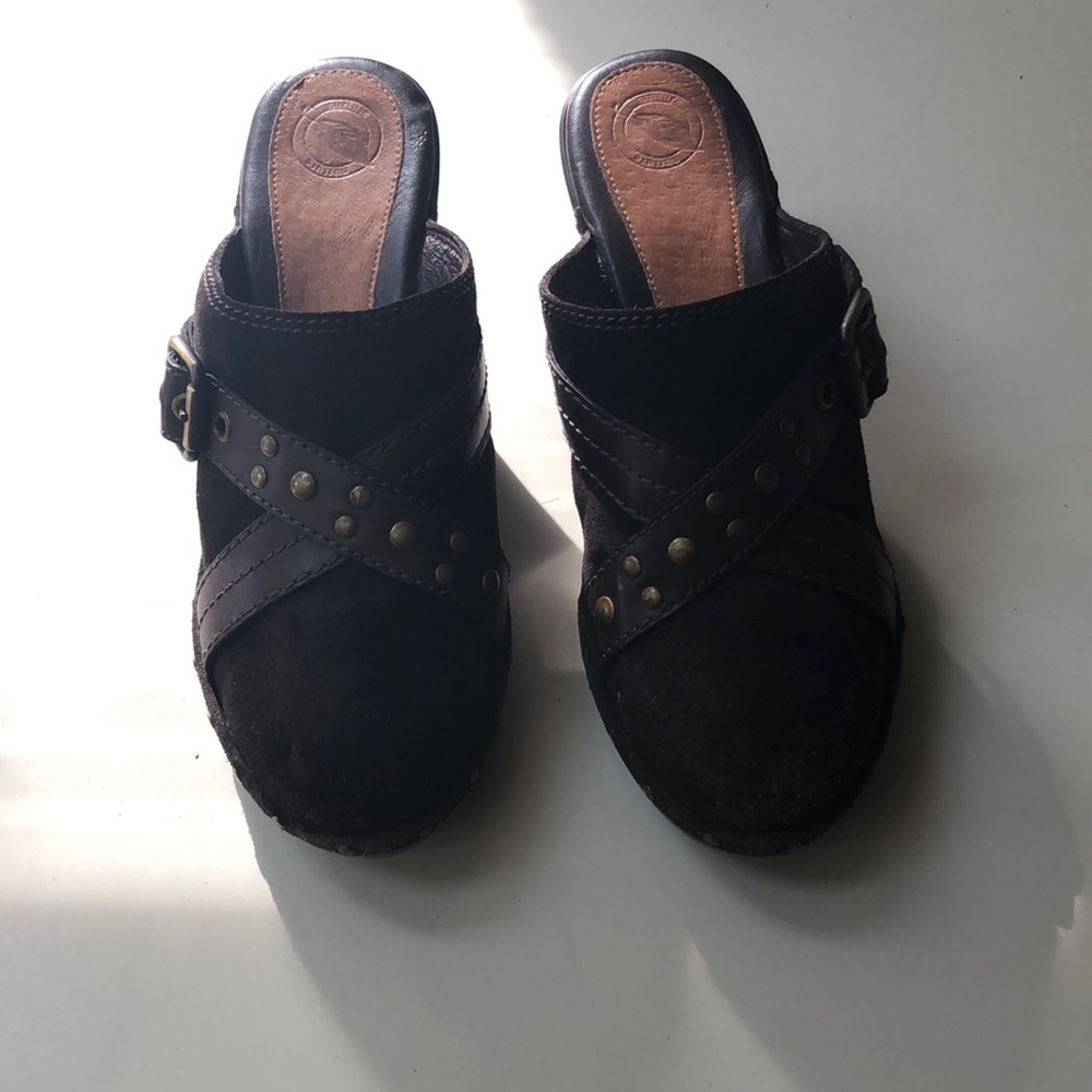 Nurture brown studded clogs